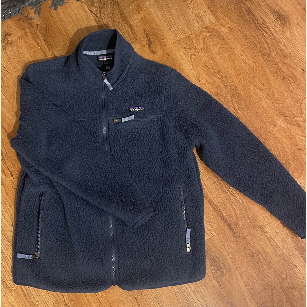 Navy full zip Patagonia fleece. In such good shape. Got it last year. Worn 5x.